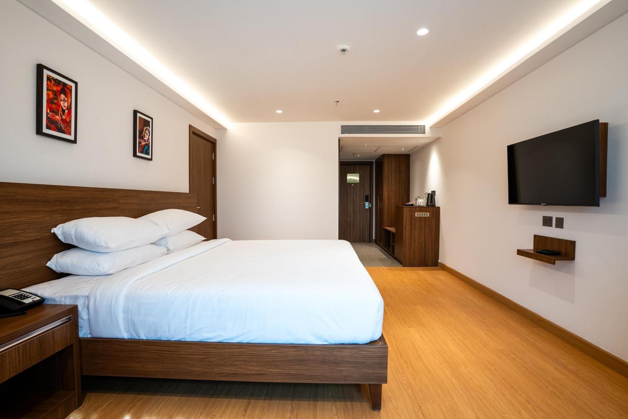 Lilac Hotel Guruvayur Exterior photo