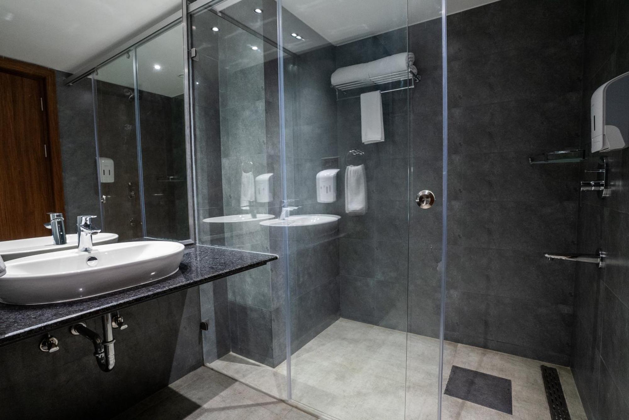 Lilac Hotel Guruvayur Room photo